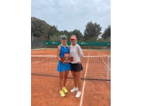 Nina Vargová, Zuzana De Widt